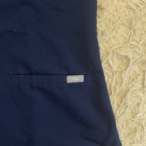 Figs 3-pocket scrub top (XS womens) Navy Blue - Picture 3 of 3